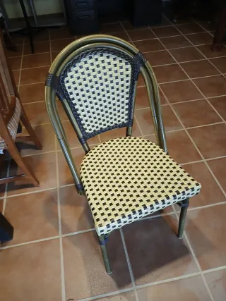 Mobiliario esterno in rattan e legno