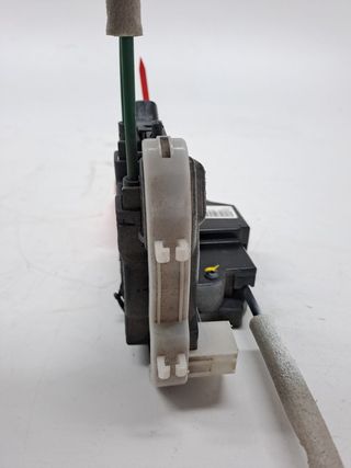 CERRADURA PUERTA DELANTERA DERECHA SSANGYONG TIVOLI