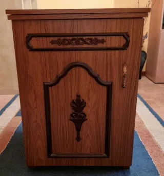 Máquina de coser antigua Refrey