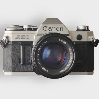 Canon AE-1 + Objetivo 50mm f/1.4 Cámara Analógica