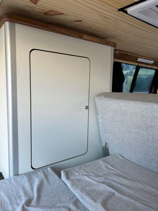 ALQUILER Volkswagen Transporter CAMPERIZADA