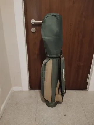 Bolsa de golf con palos