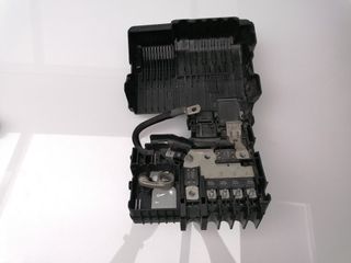 CAJA RELES / FUSIBLES OPEL CORSA E (4)