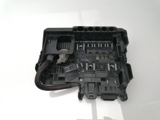 CAJA RELES / FUSIBLES OPEL CORSA E (4)