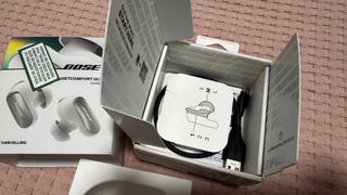 Caja Bose QuietComfort Ultra Earbuds