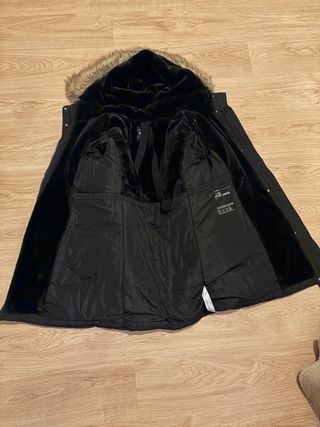 Abrigo Zara Negro con Capucha y Pelo
