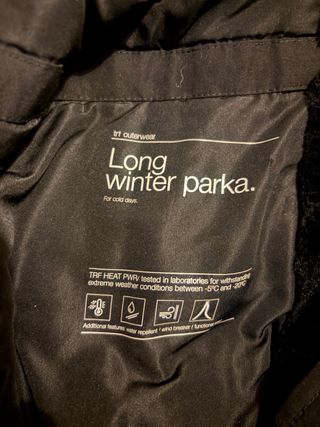 Abrigo Zara Negro con Capucha y Pelo