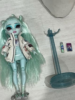 Muñeca Rainbow High Zooey Electra