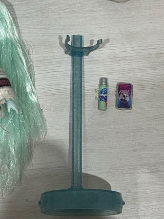 Muñeca Rainbow High Zooey Electra