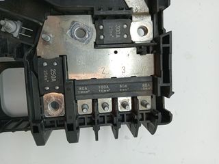 CAJA RELES / FUSIBLES OPEL CORSA E (5)