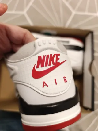 Nike Air Jordan 4 RM Blancas Rojas