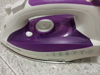 Ferro da stiro Russell Hobbs Steamglide