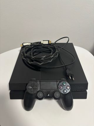 PlayStation 4 500gb Negra + Mando y Cables