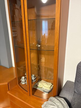 Armario vitrina madera y cristal