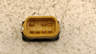 MANDO ELEVALUNAS DELANTERO DERECHO FORD FOCUS BER