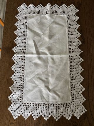 Napron de linho com renda manual 33x55