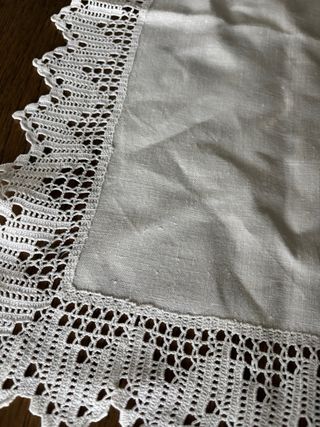 Napron de linho com renda manual 33x55