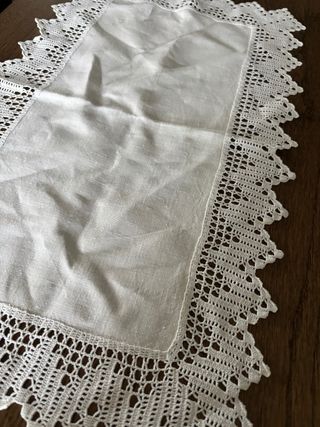 Napron de linho com renda manual 33x55