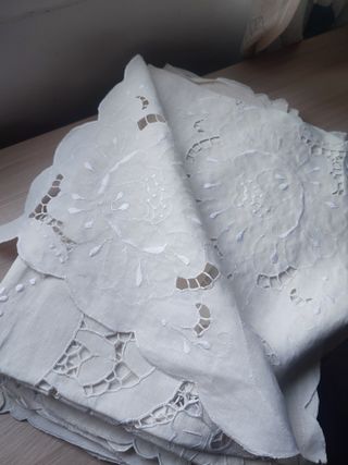 MANTEL Bordado Y 24 SERVILLETAS Ajuar 240x160