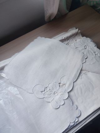 MANTEL Bordado Y 24 SERVILLETAS Ajuar 240x160