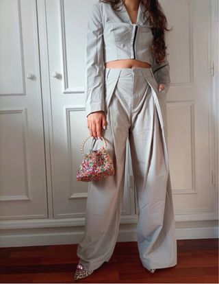 Conjunto Bershka Cinza e Multicolor