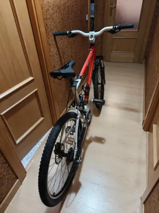 Bicicleta de montaña Kona Team DH26x200