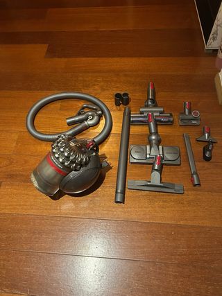 Aspiradora Dyson con Accesorios