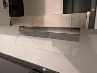 Cocina nueva con encimera de silestone compac.