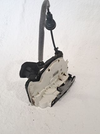 CERRADURA PUERTA TRASERA DERECHA VOLKSWAGEN GOLF VII LIM. (B