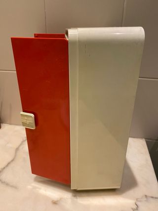 Armario de muñecas de la marca Sindy