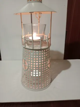 Porta candele faro in metallo traforato