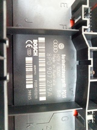 CAJA RELES / FUSIBLES AUDI A3 (8P)