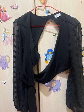 Camisa corta con mangas de tul