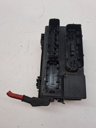 CAJA RELES / FUSIBLES OPEL CORSA D (8)