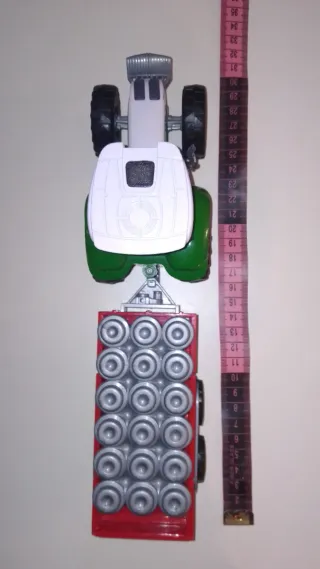 Tractor Juguete con Remolque