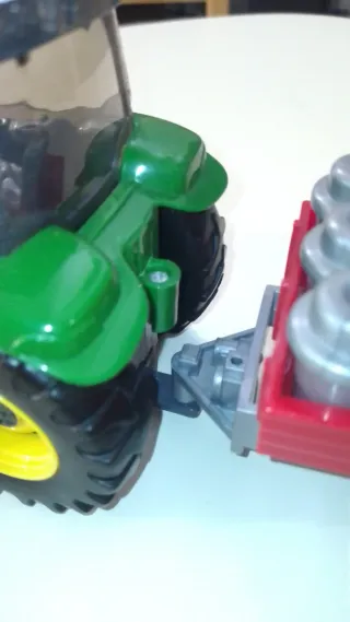 Tractor Juguete con Remolque