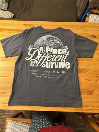 Camiseta gris oversize