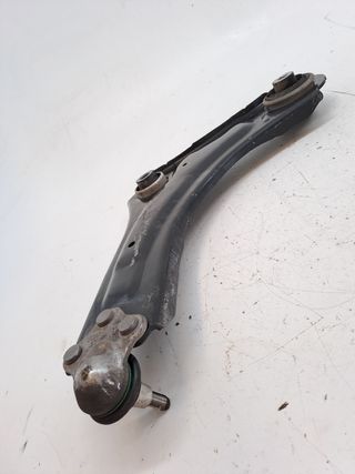 BRAZO SUSPENSION INFERIOR DELANTERO DERECHO RENAULT SCENIC I (2)