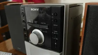 Minicadena Sony Radio/CD/Casette mod CMT-EH10