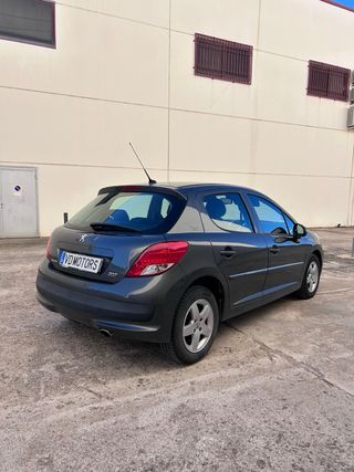 Peugeot 207 2010