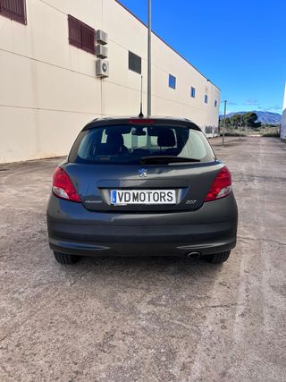 Peugeot 207 2010