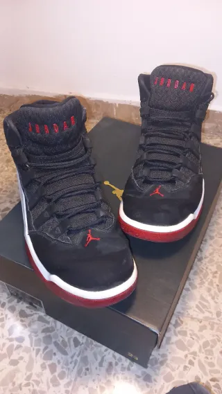 Jordan Max Aura Negro/Rojo Talla 44