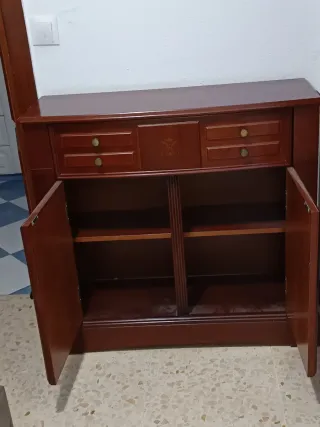 Mueble clásico de madera