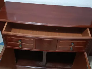 Mueble clásico de madera