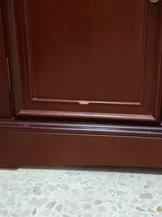 Mueble clásico de madera