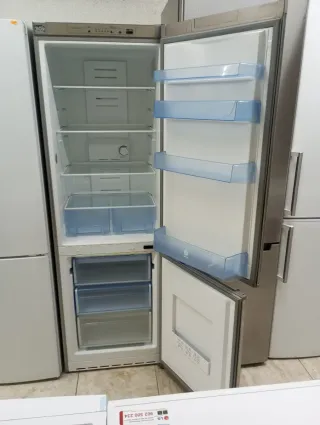 Nevera Balay Gris con 6 mes garantia