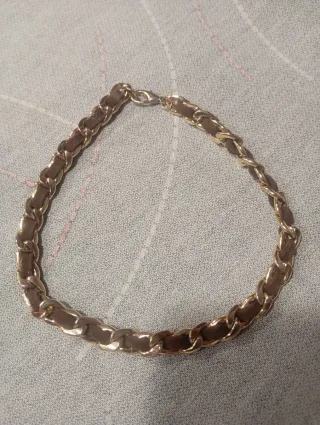 Gargantilla cadena piel marrón y dorada