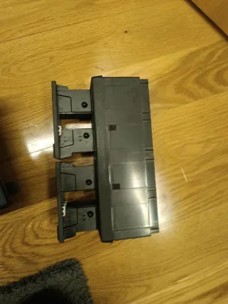 Consola Central BMW E30 con Casetes