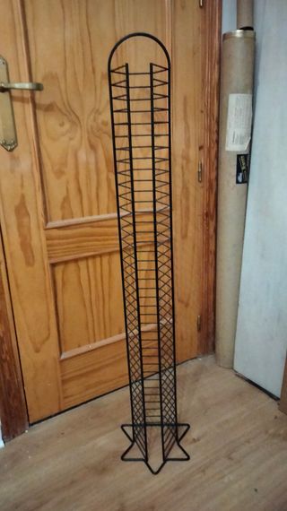 Torre porta CDs metálica negra