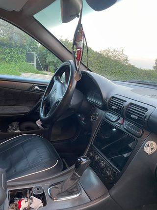 Mercedes-Benz Clase C 2004